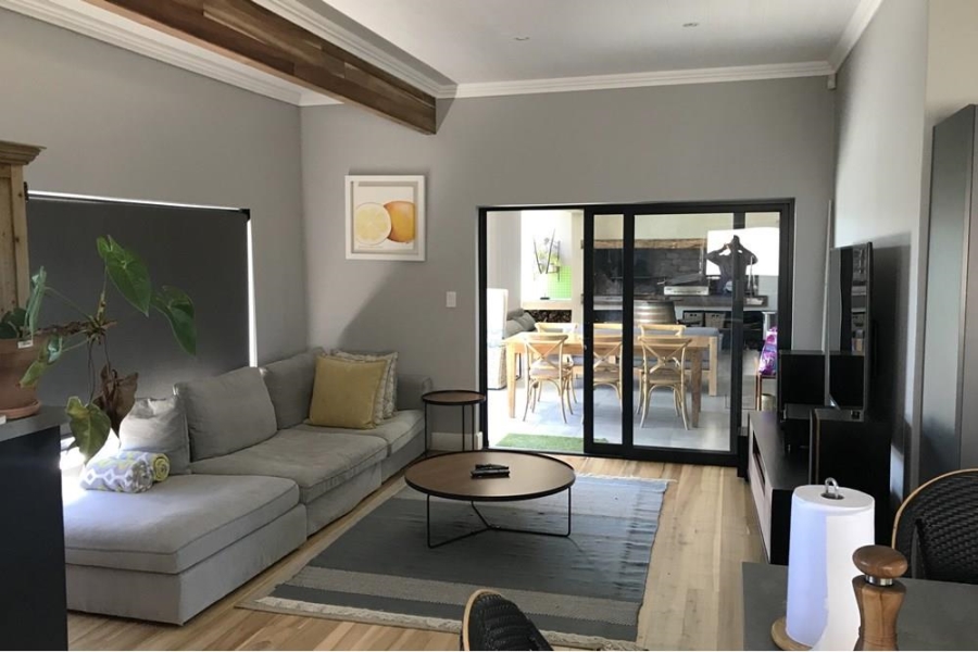 4 Bedroom Property for Sale in Heuwelkruin Western Cape